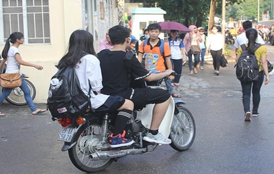 Hà Nội quản chặt học sinh vi phạm giao thông 